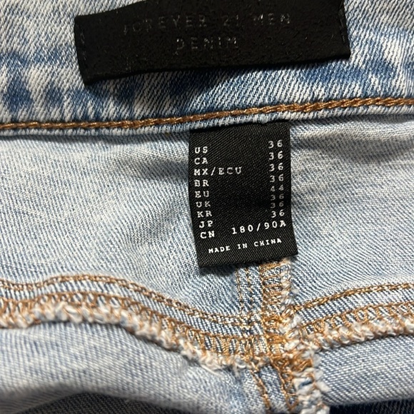 Forever 21 denim distressed rose embroidered skinny jeans - Picture 6 of 6